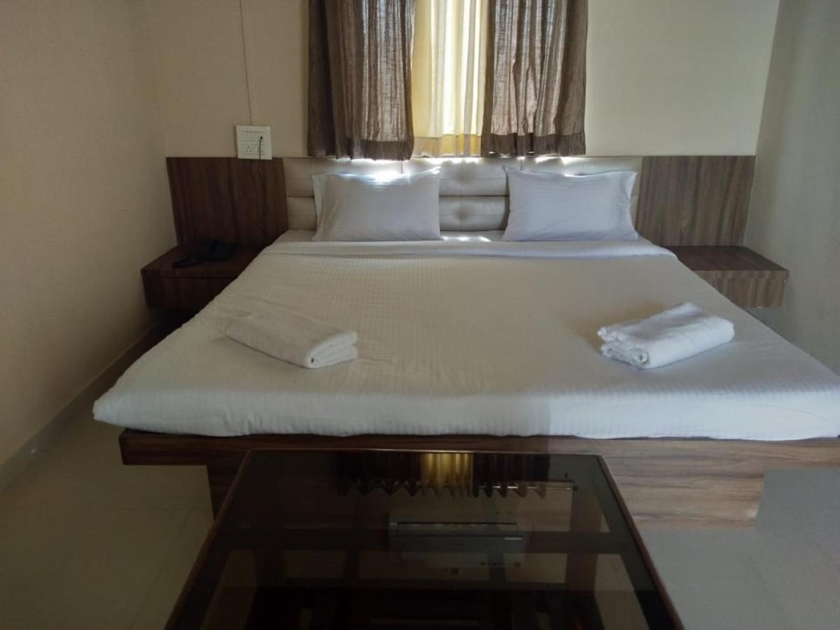 Hotel Krishna Exotica Ahmednagar Exteriör bild